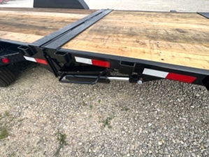 22+8 Aardvark Hydra Tail Trailer On Sale 