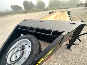 22+8 Aardvark Hydra Tail Trailer On Sale 