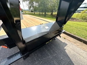  20+10 Hydraulic Dovetail16k Trailer For Sale 